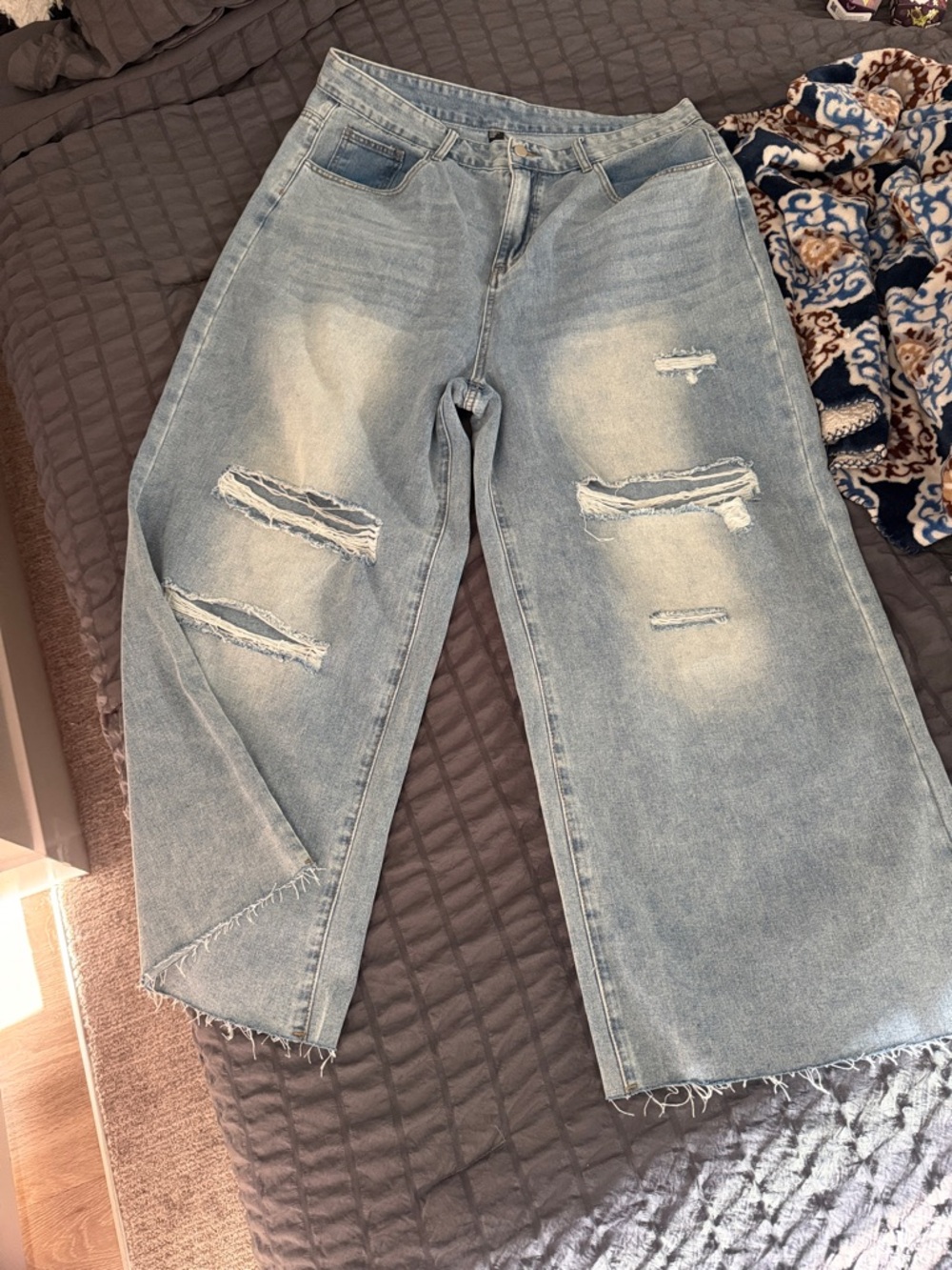 Cider Light Blue Distressed Wide-Leg Jeans